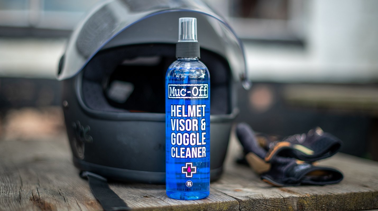 01-Helmet-Visor-Goggle-Cleaner-PDP-Highlight_950x_crop_center@2x