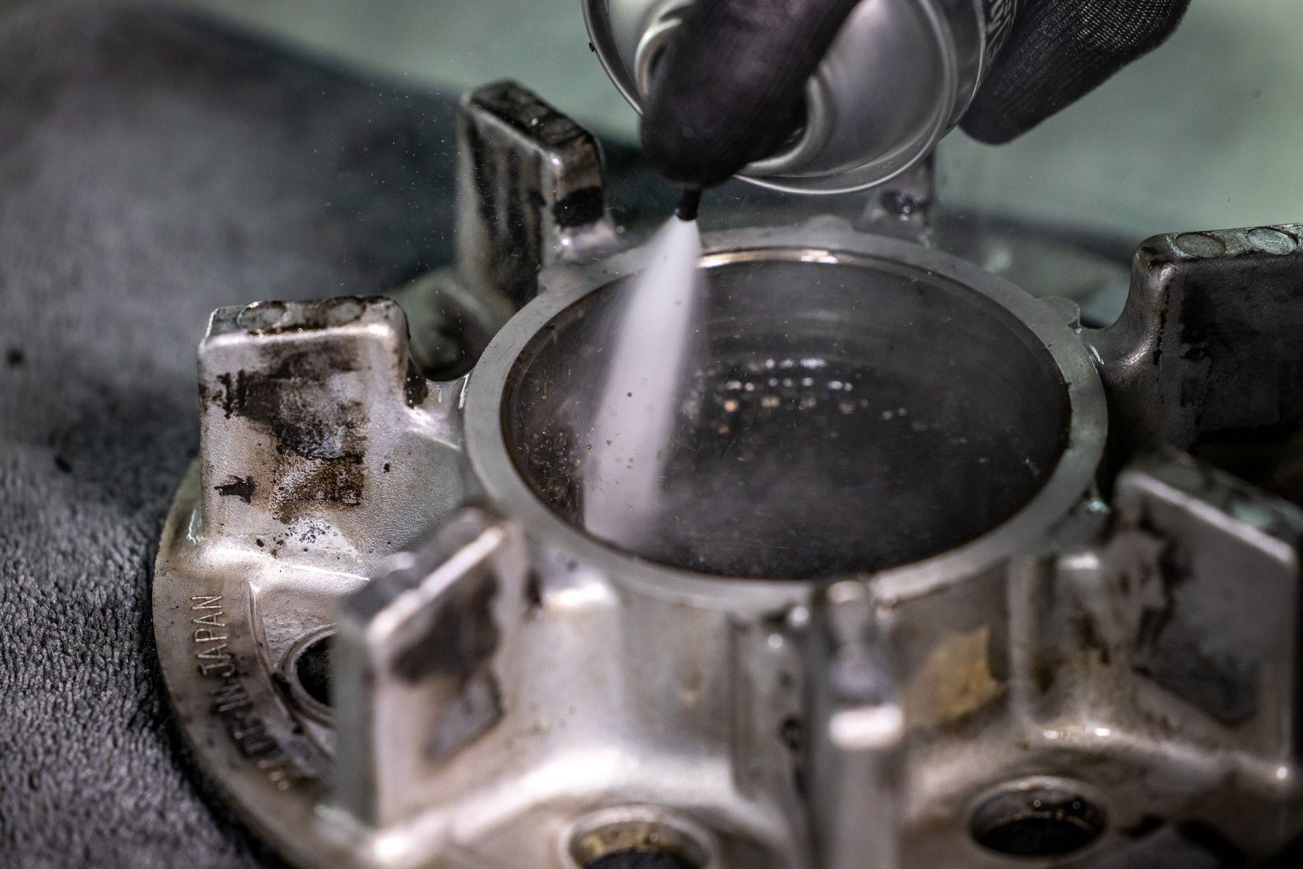 High_Pressure_Quick_Drying_Degreaser_-_MR5_7670_1_950x_crop_center@2x