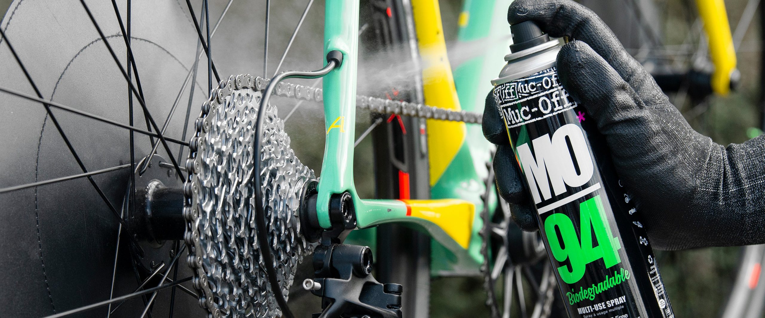 MO94-HeroPDP-Full-width-lifestyle_1900x_crop_center@2x