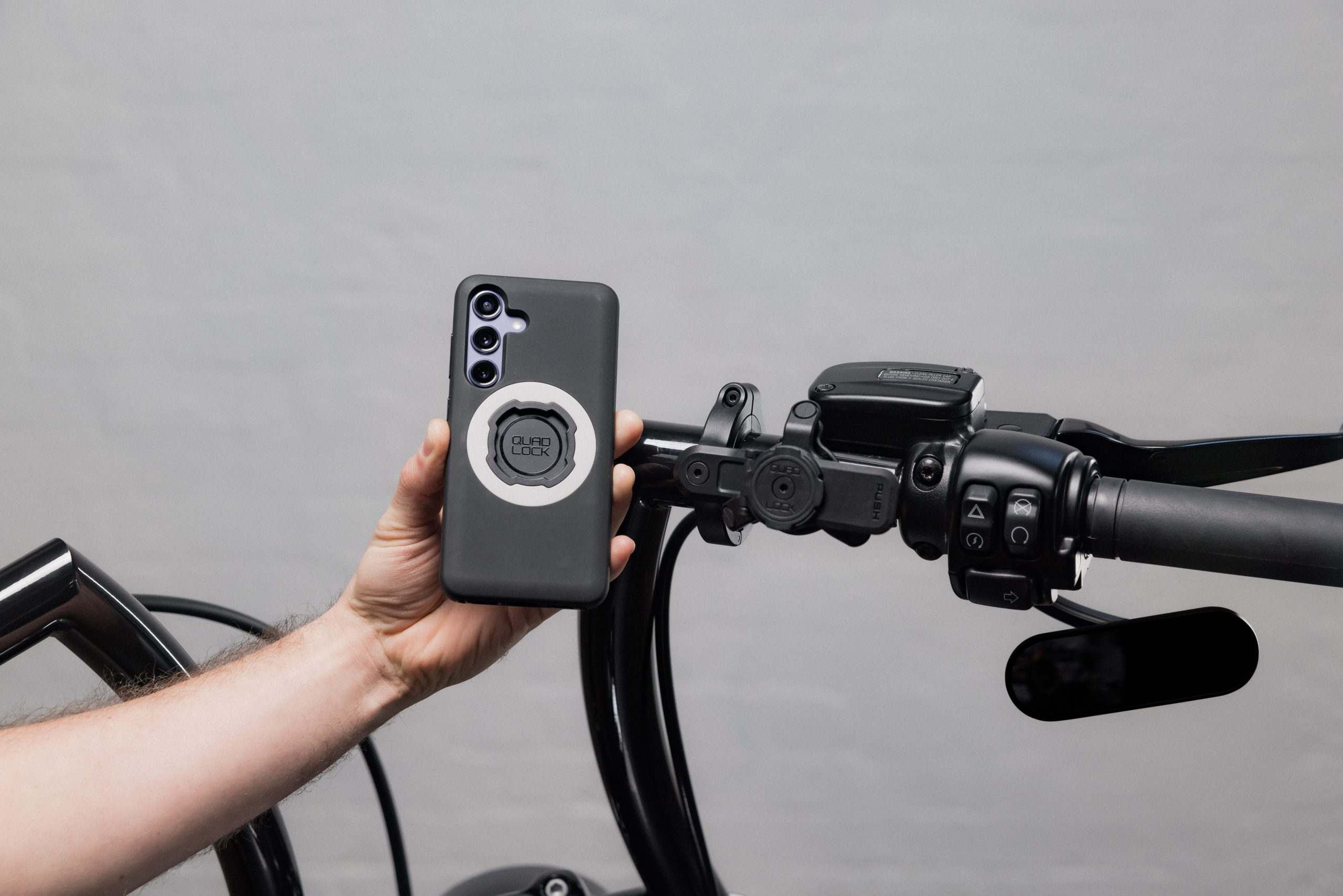 Handlebar Mount Pro Large_QLA-VDM MOTO, QLM-LHB-PRO_0C7A1684