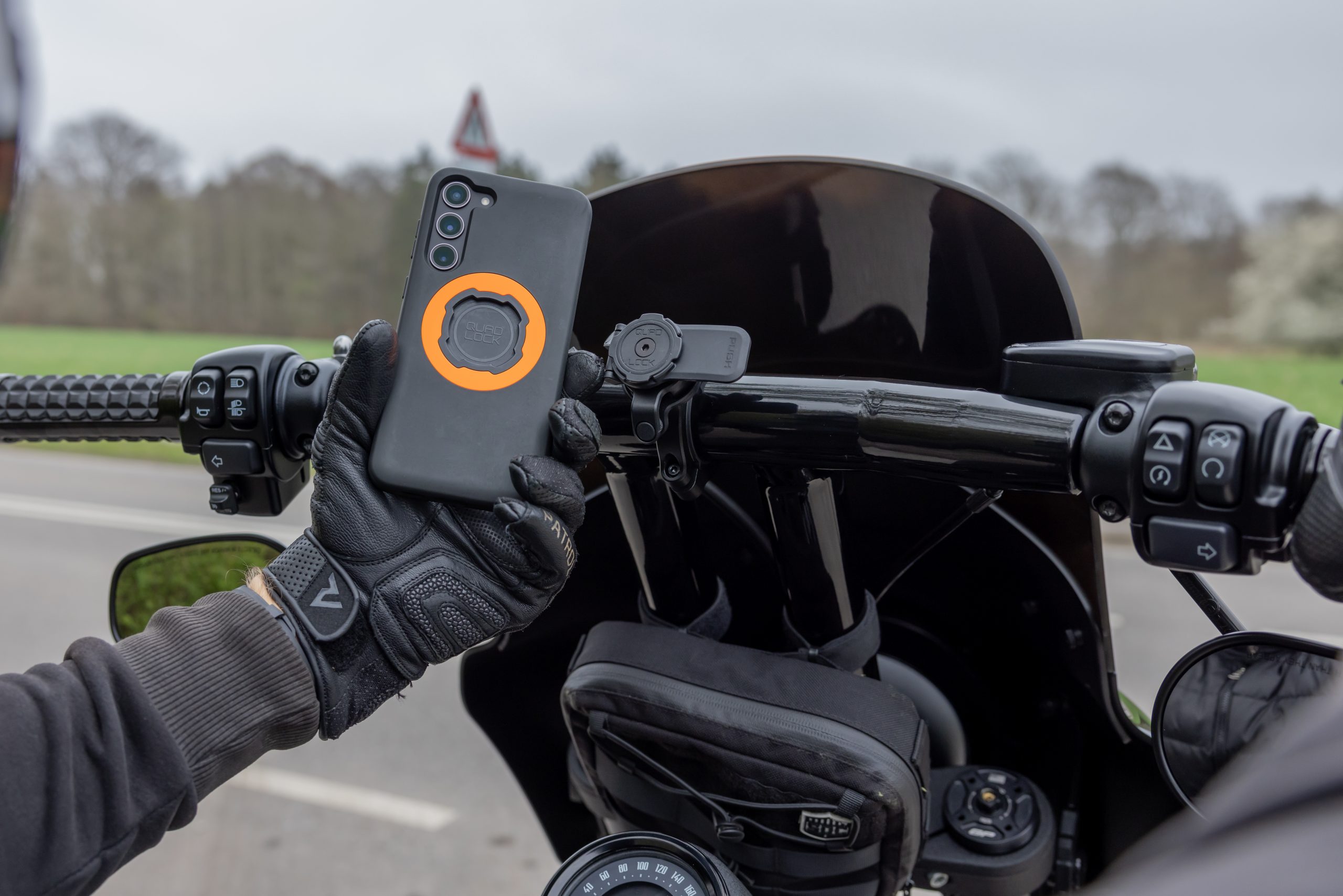 Handlebar Mount Pro Large_QLA-VDM MOTO, QLM-LHB-PRO_4609