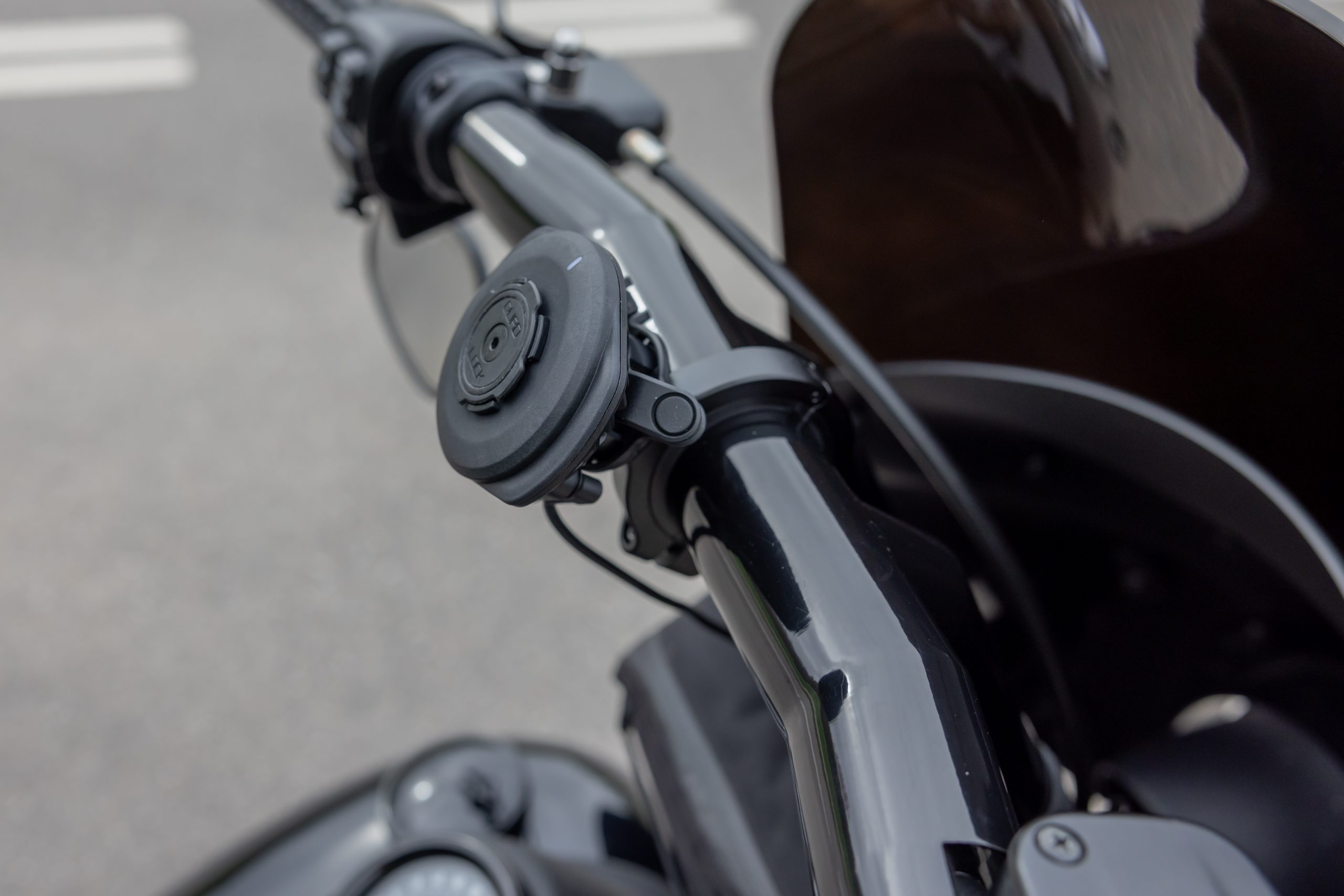 Handlebar Mount Pro Large_QLA-VDM, QLA-MOT-WCH-3 MOTO, QLM-LHB-PRO_4687